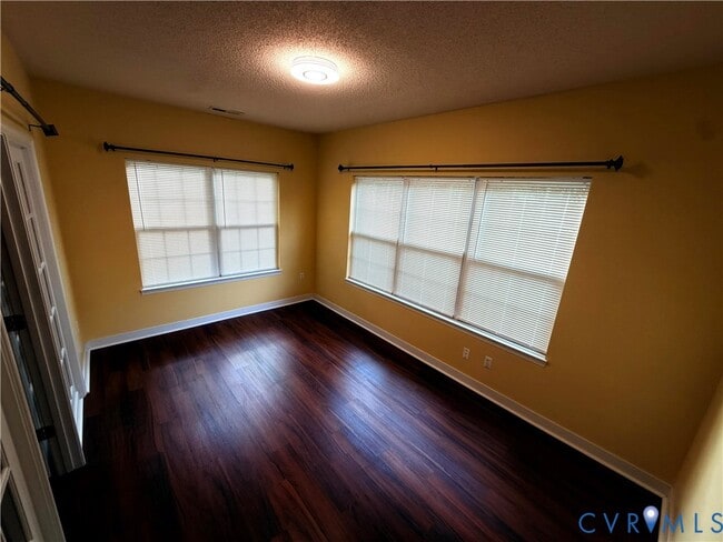 Building Photo - 4620 Twin Hickory Lake Dr