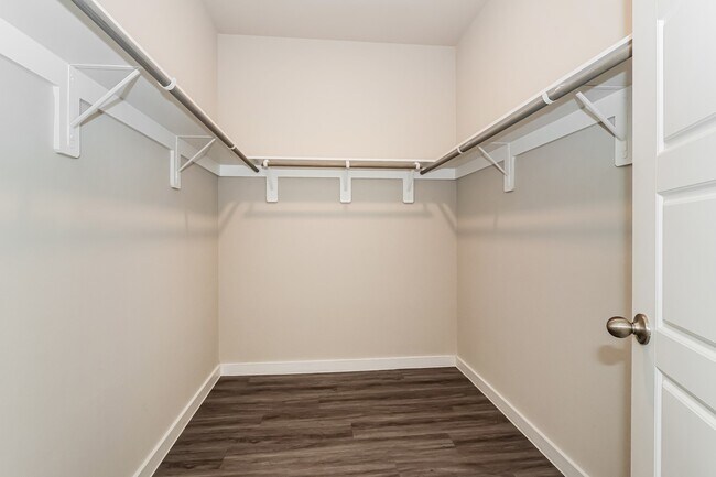 Building Photo - 305 N Centro Cir
