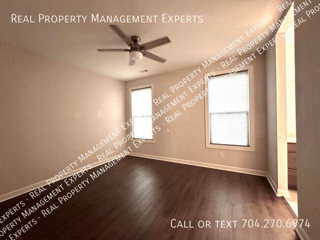 Building Photo - Spacious 5BR/3.5BA Home in Mooresville!