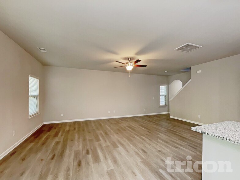 Building Photo - 229 Spring Knoll Dr