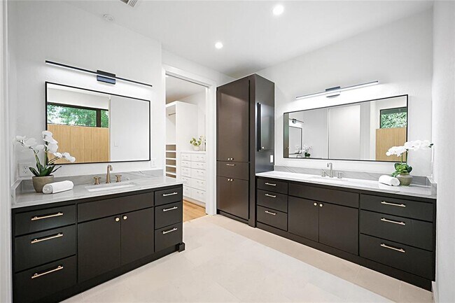 Building Photo - 5510 Harvest Oak Landing Dr