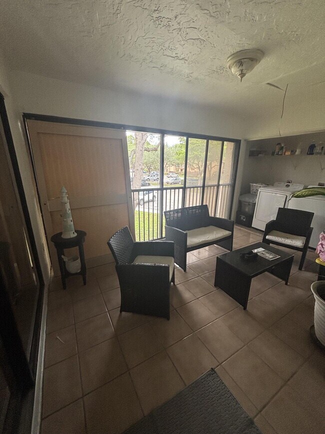 Building Photo - 3751 Cocoplum Cir
