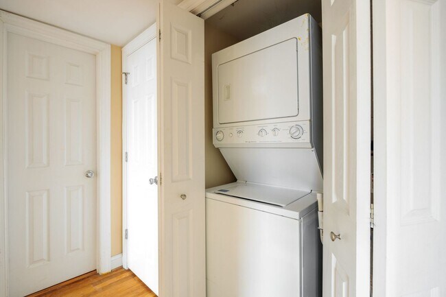 Building Photo - 2100 Grove Ave