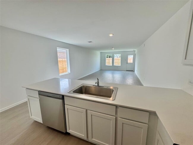Building Photo - 5902 Starling Dr
