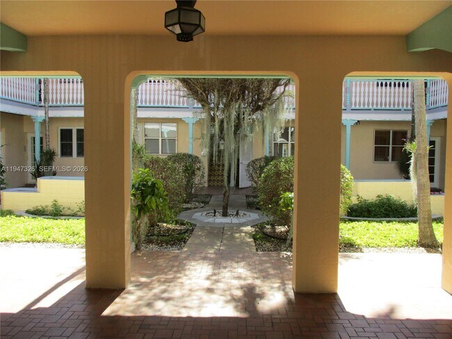 Building Photo - 736 13th St