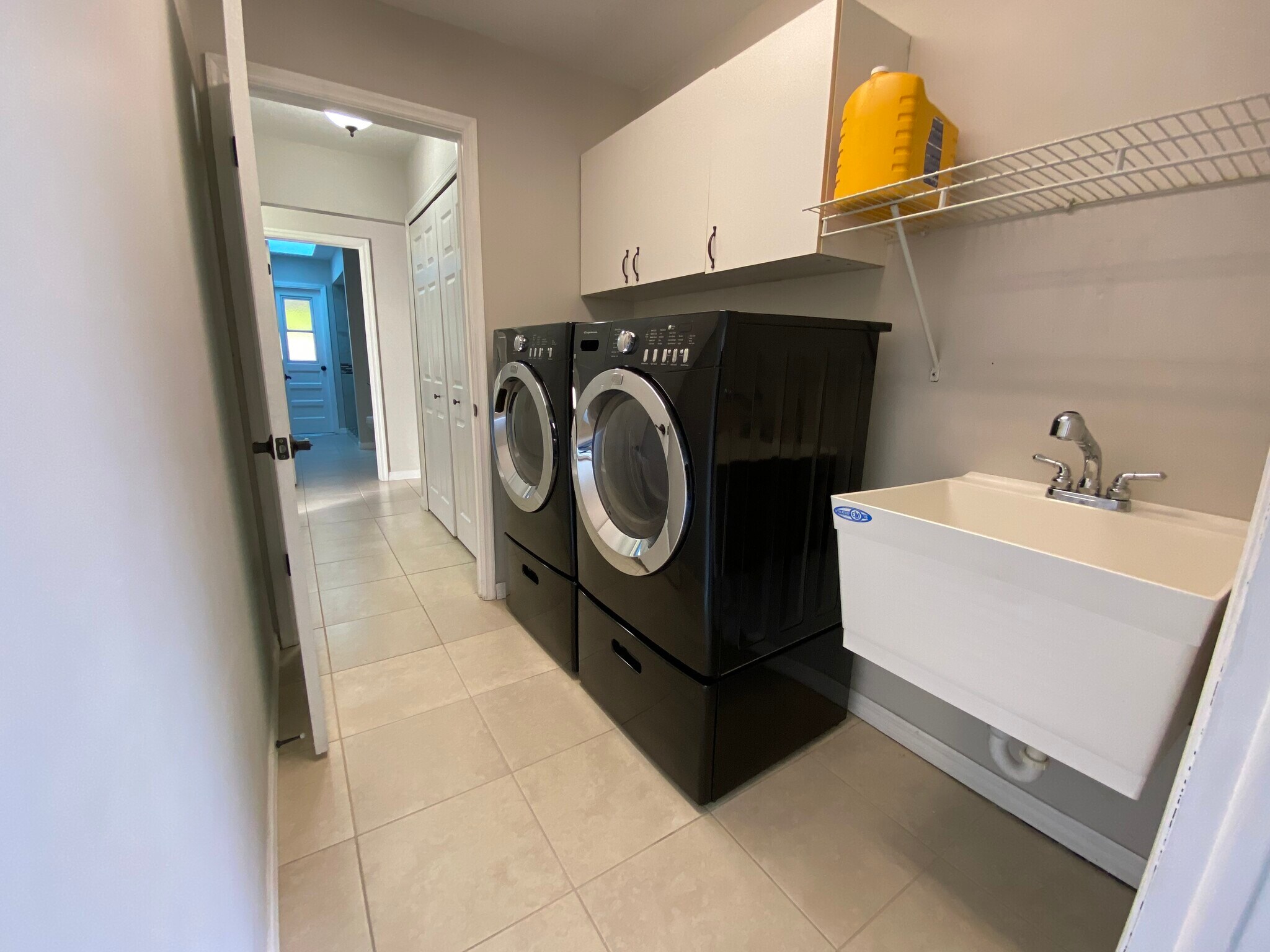 Building Photo - 2297 SE Trillo St