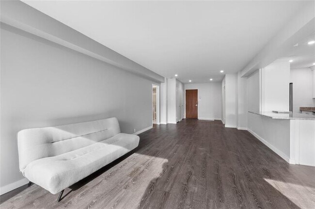 Building Photo - 320 Fort Duquesne Blvd