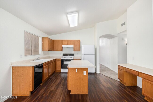 Building Photo - 8233 W Papago St