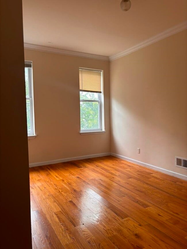 Building Photo - 293 Communipaw Ave