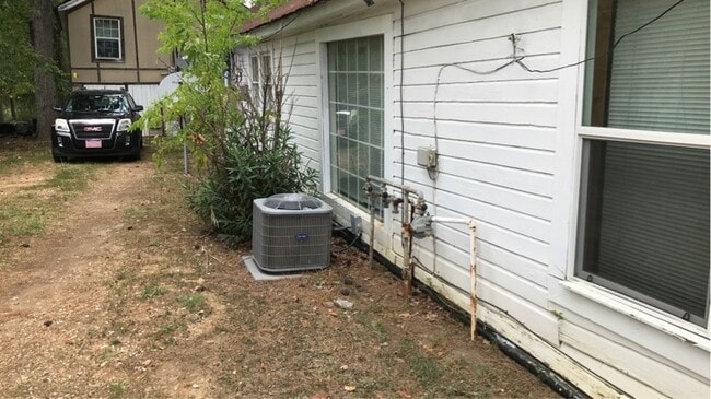 Building Photo - 136 LA-147