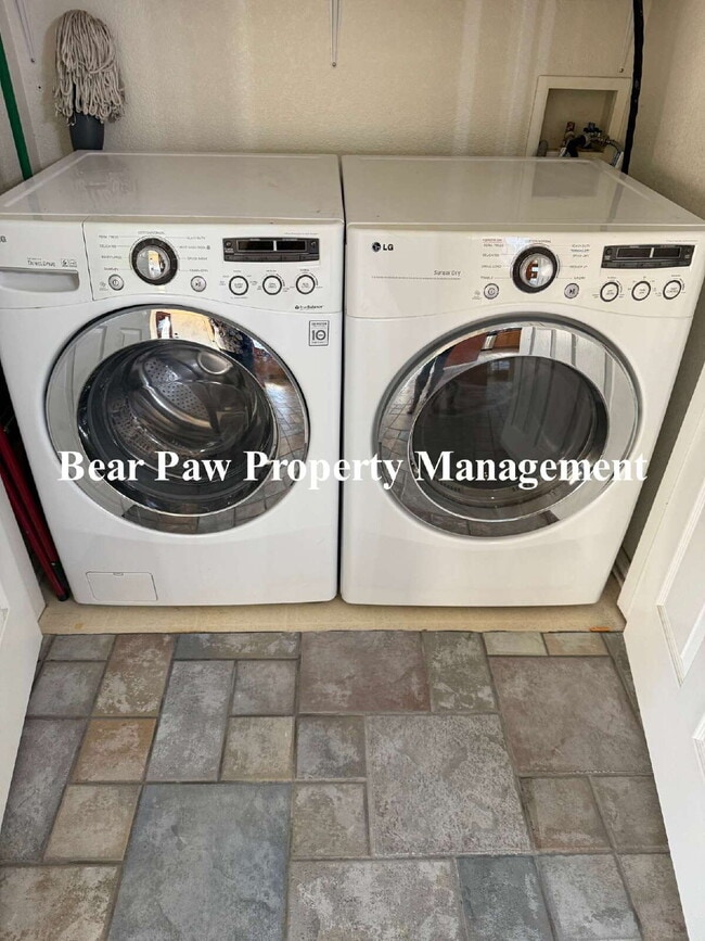 Building Photo - "New Lower Price on this Spacious 2-Bed, 2-Bath Condo Retreat"