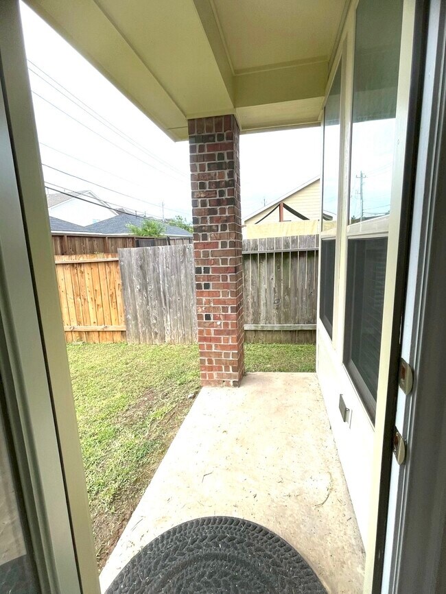 Building Photo - 1518 Summer City Dr