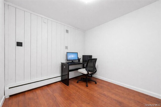 Building Photo - 155 Roselawn Rd