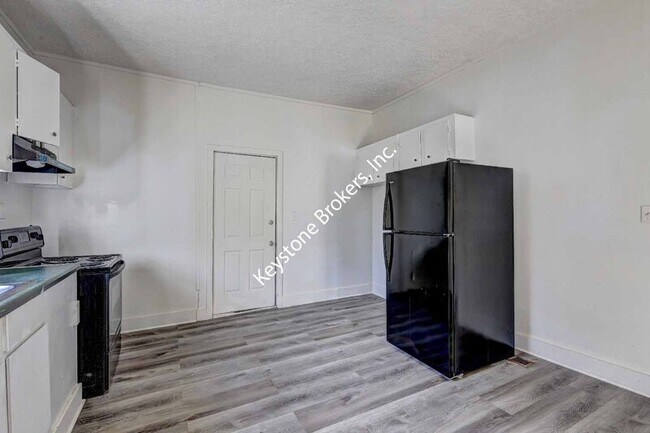 Building Photo - 760 Magnolia Dr