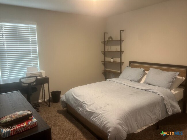 Building Photo - 8704 Cantera Rdg Rd