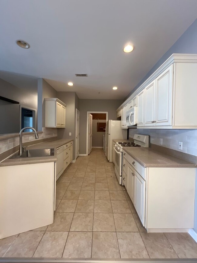 Building Photo - 2 bedroom condo at Country Classics at Mor...