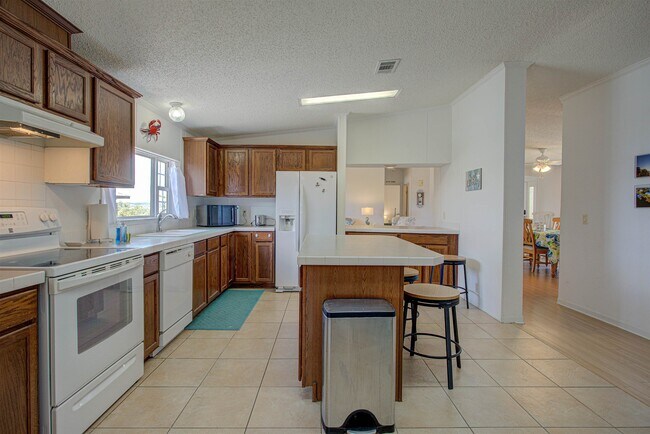 Building Photo - 6347 Salado Rd