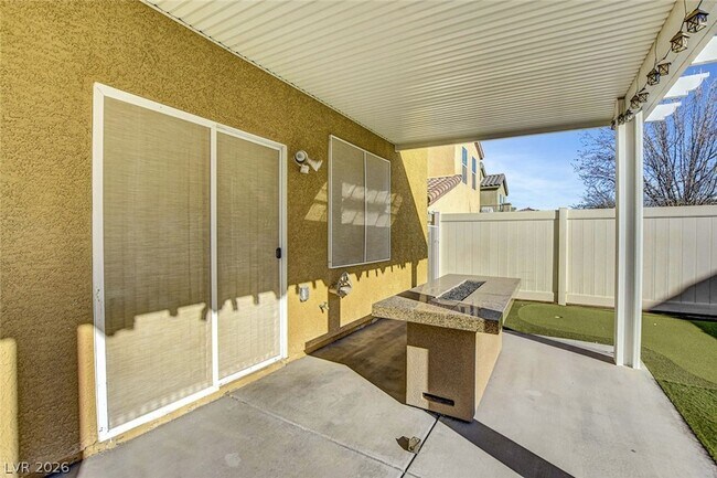 Building Photo - 9353 Black Wolf Ave
