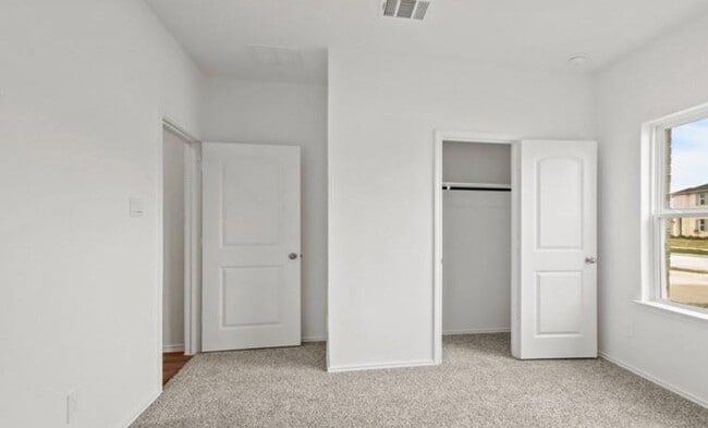 Building Photo - 3008 Emerald Ocean Dr