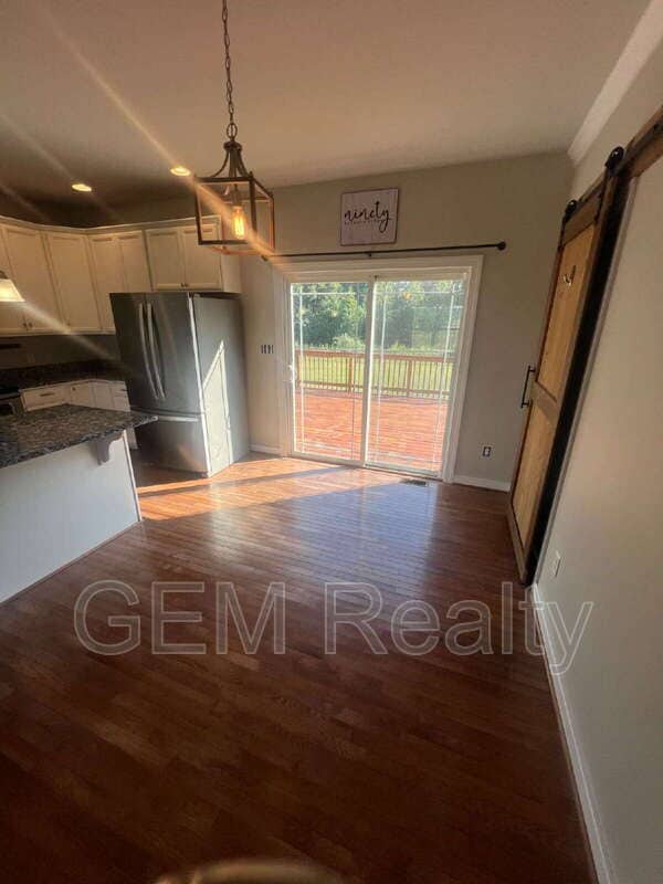 Building Photo - 90 Hickory Ridge Cir