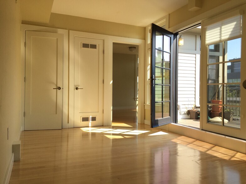 Building Photo - 75 Hamilton St