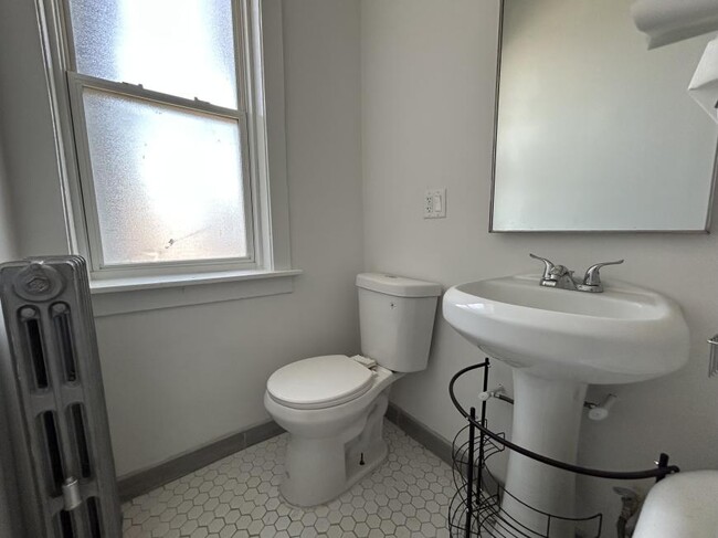 Building Photo - 0 bedroom in Chicago IL 60647