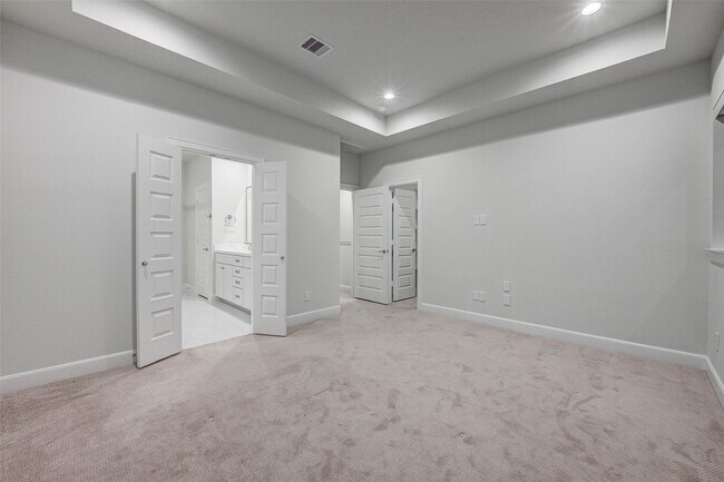 Building Photo - 2808 Grand Fountains Dr