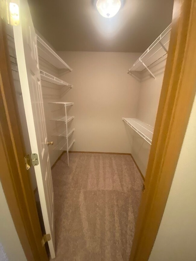 Building Photo - Move in special- 2 weeks free!  Lake Steve...