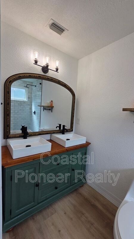 Building Photo - 5420 29th Ave S