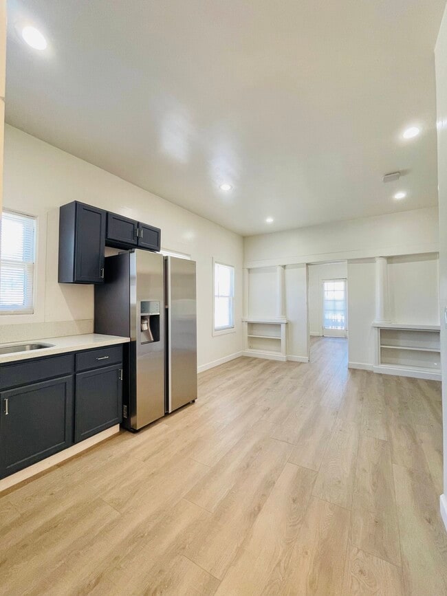 Building Photo - 3990 4th St