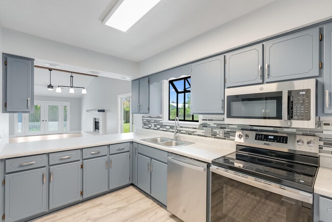 Building Photo - 1307 Calabria Rd