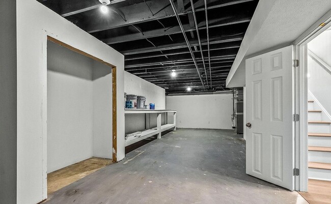 Building Photo - 400 Newman Way