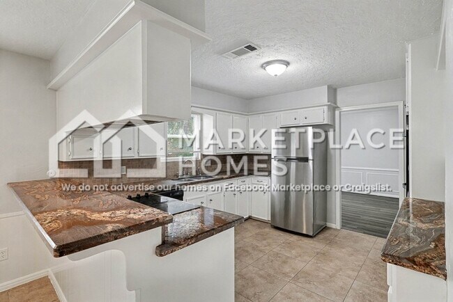 Building Photo - 7611 Theisswood Rd