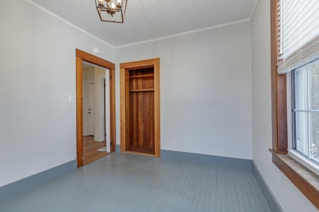 Building Photo - 48 Beacon St