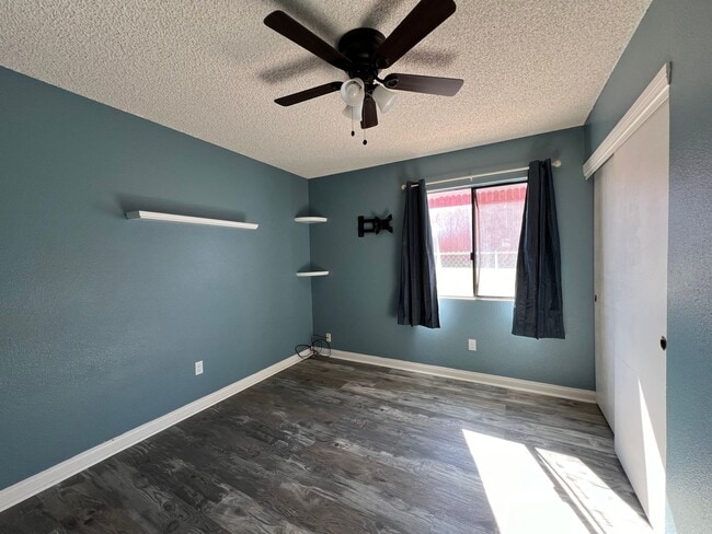 Building Photo - 3 Bedroom 2 Bathroom House with Swimming P...