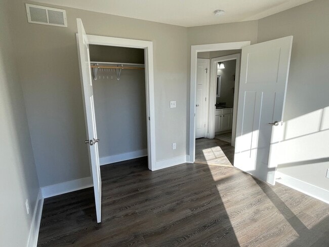 Building Photo - Built in 2020! 3 Bed 2 Bath w/ FENCE and UF Walk Out Basement