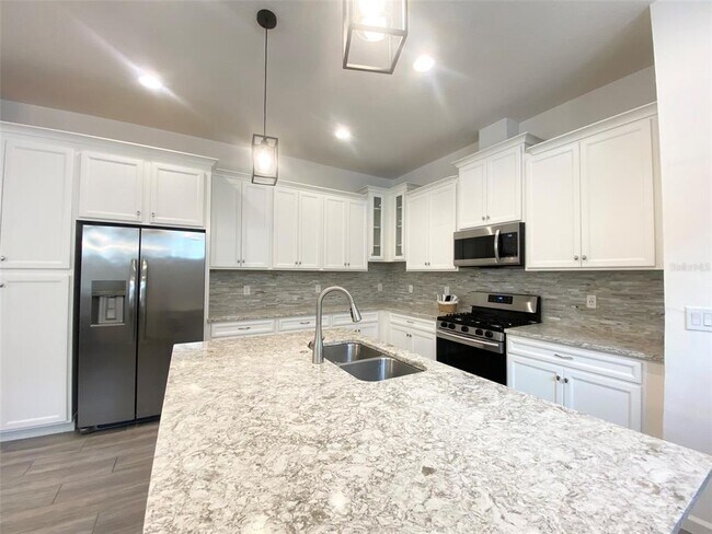 Building Photo - 724 Winterside Dr