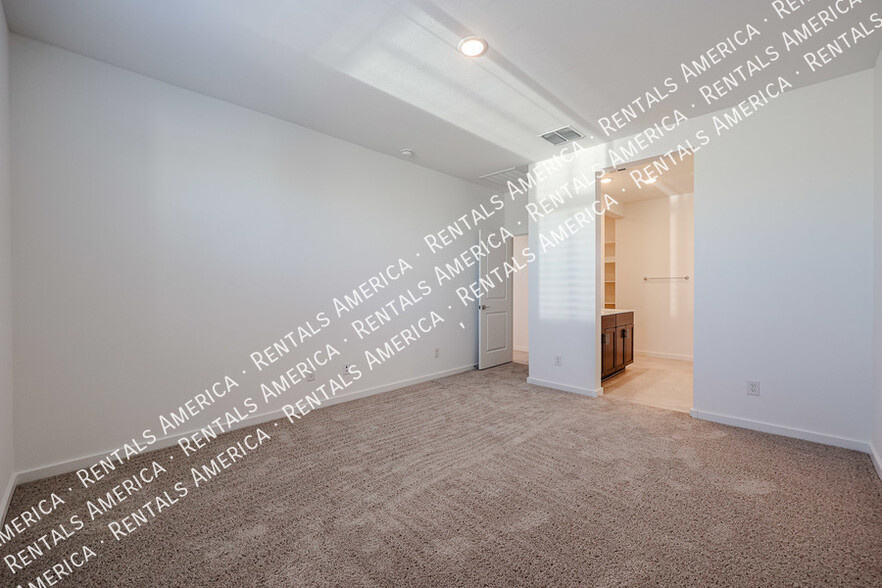 Building Photo - 15990 W Gray Fox Trl