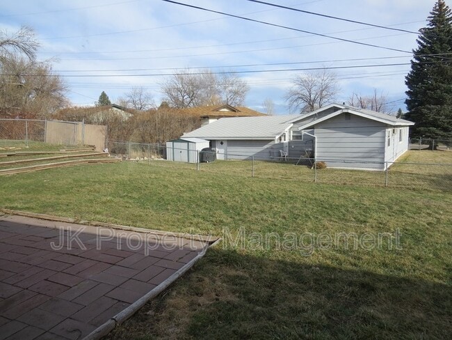 Building Photo - 821 47th St S