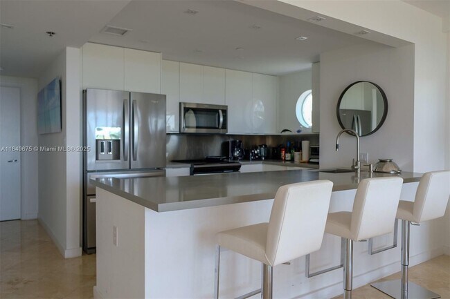 Building Photo - 226 Ocean Dr