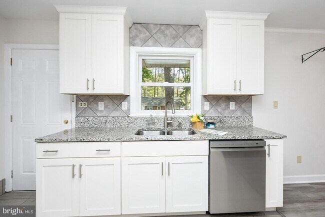 Building Photo - 731 Richwil Dr