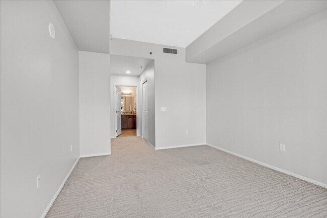 Building Photo - Gorgeous Condo at One Las Vegas!