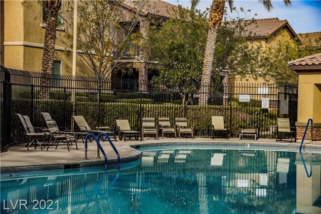 Building Photo - Beautiful townhouse for Rent!