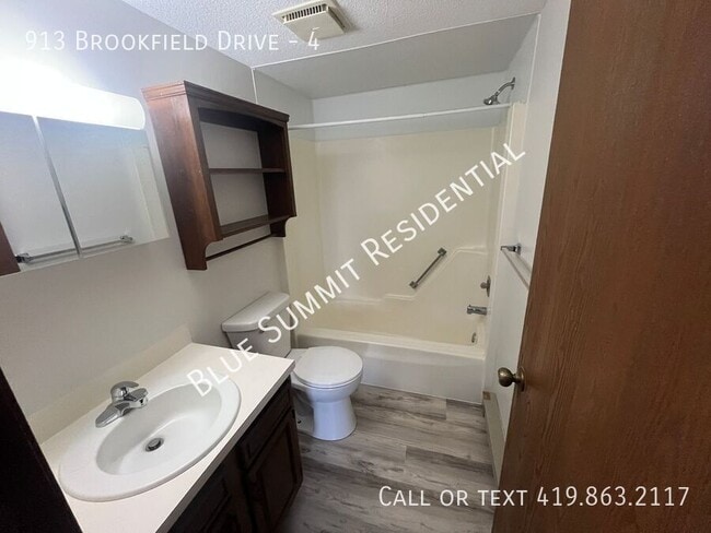 Building Photo - 913 Brookfield Dr