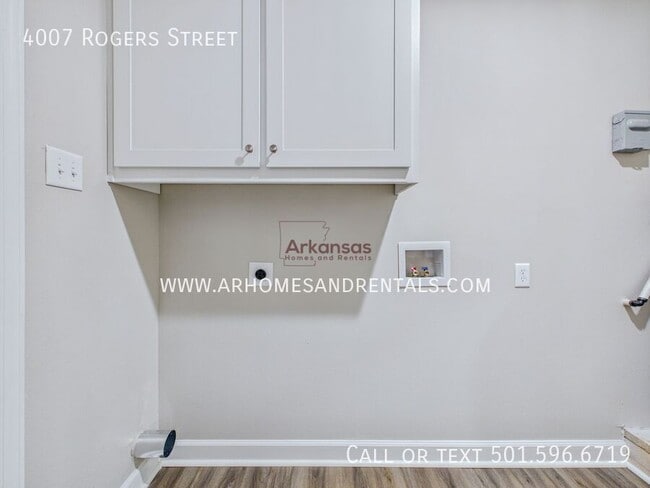 Building Photo - 4007 Rogers St