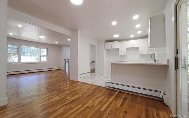 Building Photo - 3 Carroll Ct