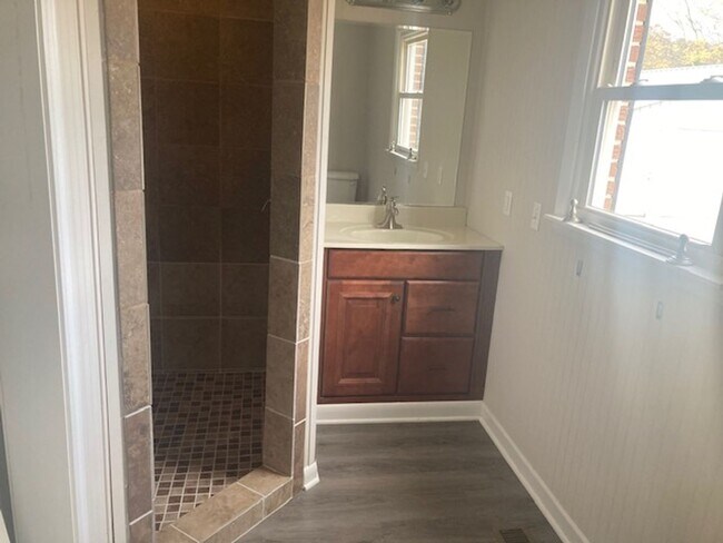 Building Photo - Auburntown TN - 1700 SF, 3BR/2BA, Full Basement, 2 Car Garage, 1 Acre