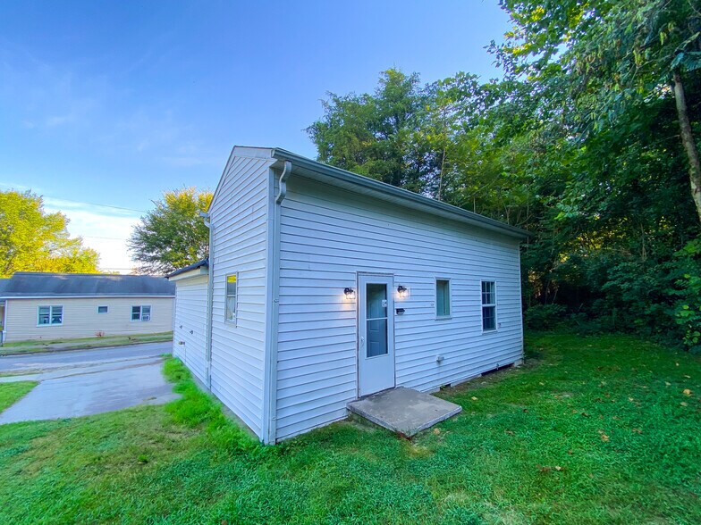 Building Photo - 532 Cameron St
