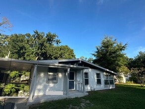 Building Photo - 831 NW 20th Ter