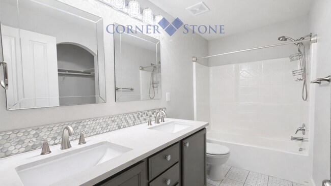 Building Photo - Beautiful Remodeled Home in Boise!